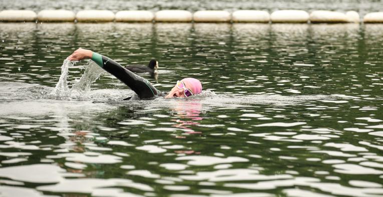 Sam Haddad swimming in the Serpentine Lido