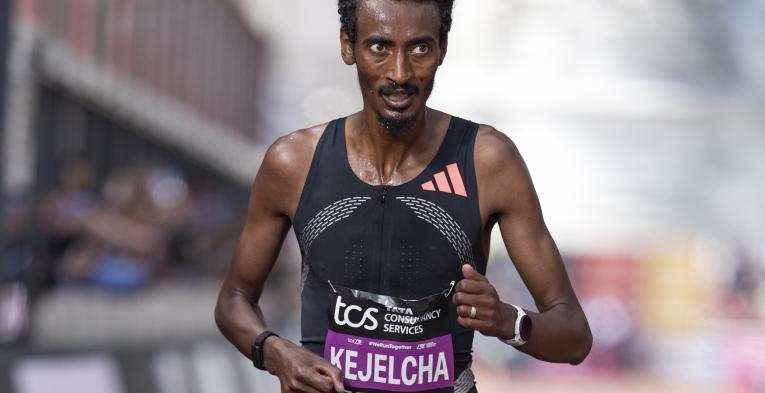 Yomif Kejelcha at the 2026 TCS London Marathon finish 