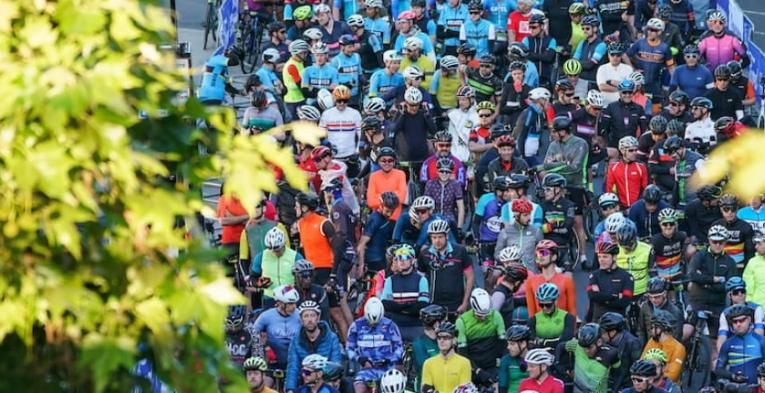 A crowd of riders at the Start of 2022 RideLondon
