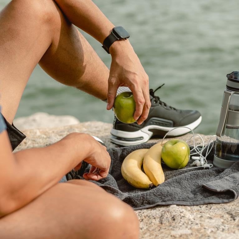 Runner stops for a bite to eat