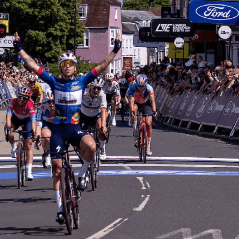 Photo of Wiebes crossing the finish line of stage two of the Ford RideLondon Classique