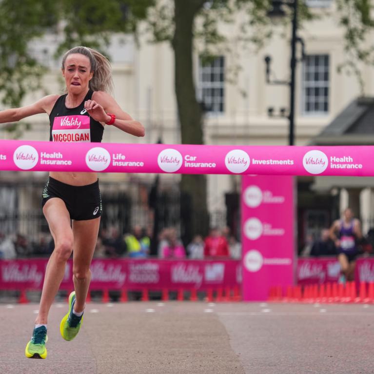 Eilish McColgan approaches the Finish Line at the 2022 Vitality London 10,000