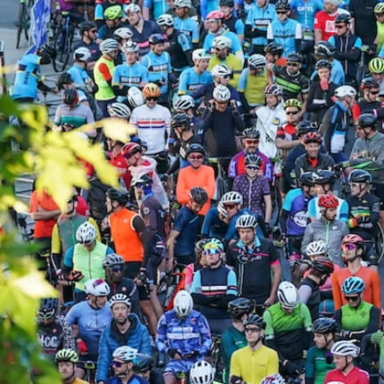 A crowd of riders at the Start of 2022 RideLondon