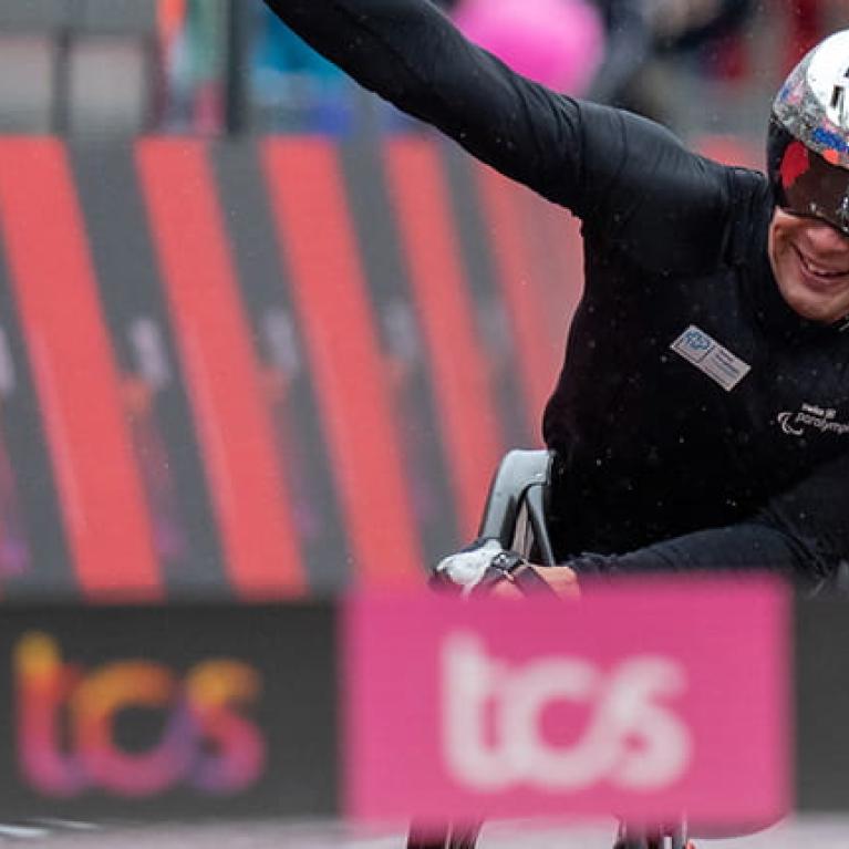 Marcel Hug crossing the Finish Line at TCS LM 2023