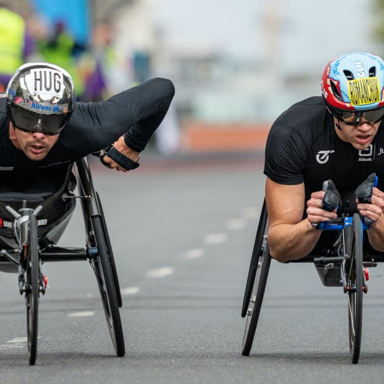 Hug and Romanchuk at the TCS London Marathon