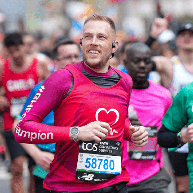 charity runners at Rainbow Row at the 2024 TCS London Marathon