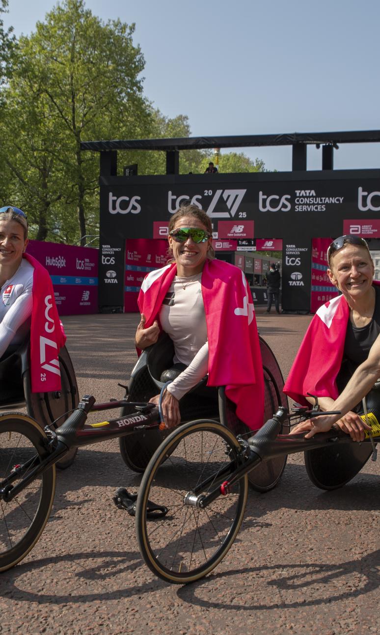 Elite Wheelchair race winners at the 2025 TCS London Marathon