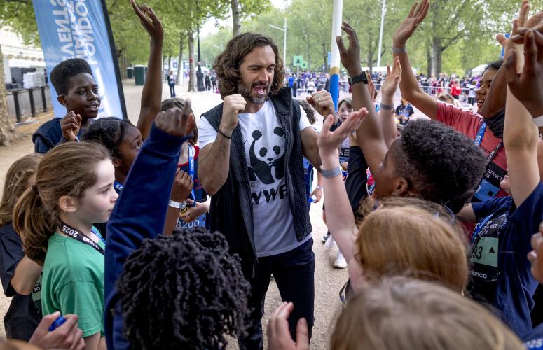 Joe Wicks with Mini participants 