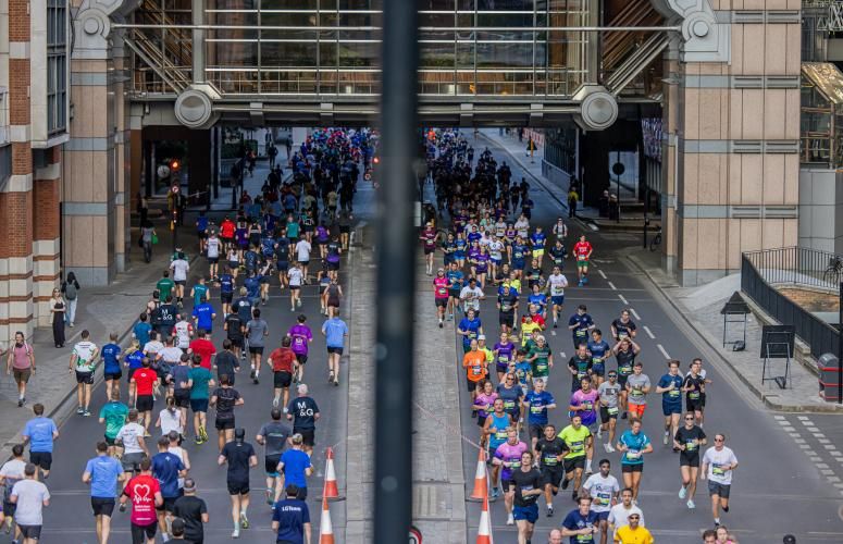 Runners on London Wall