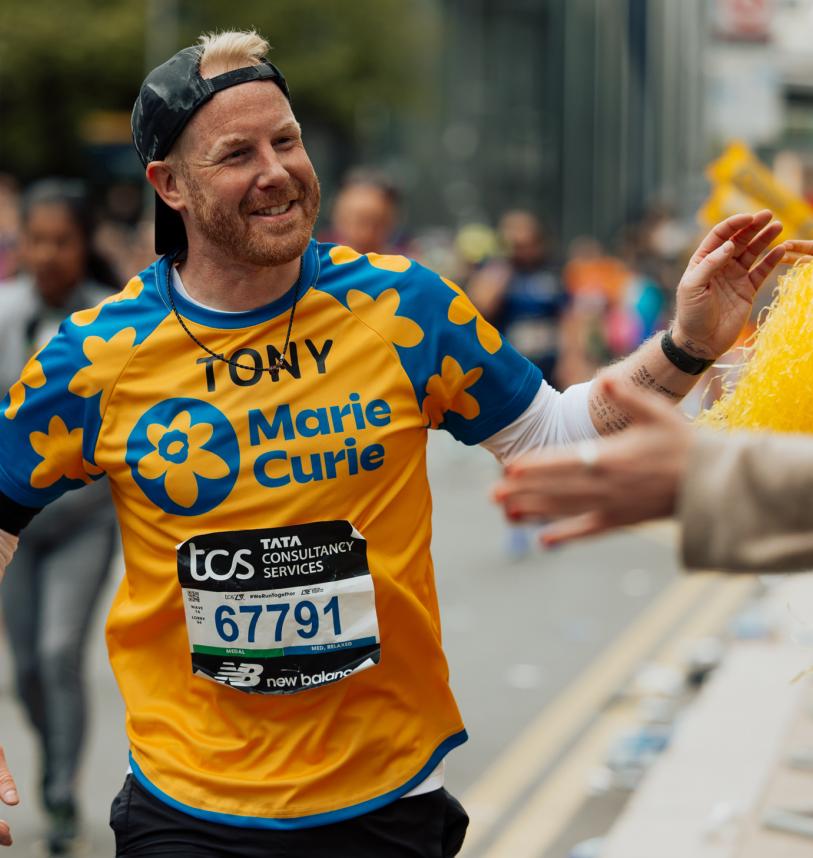 Marie Curie runner at the TCS London Marathon