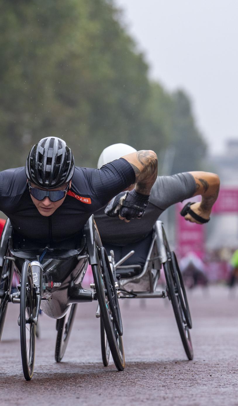 David Weir leads the wheelchair athletes in The Vitality London 10,000