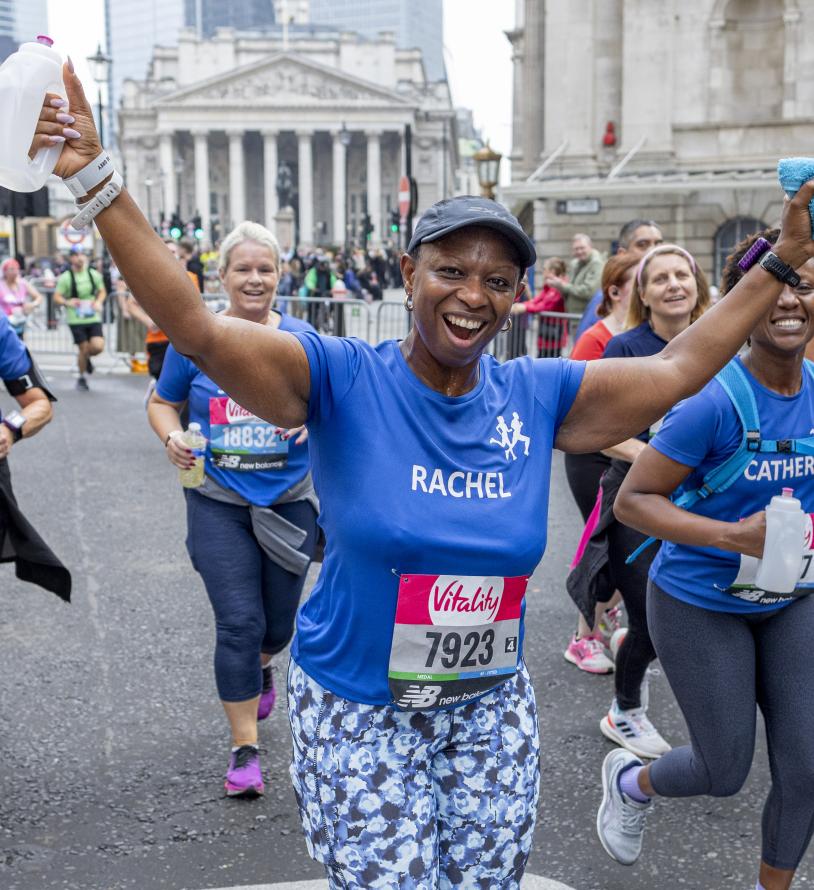 Participants run through London 